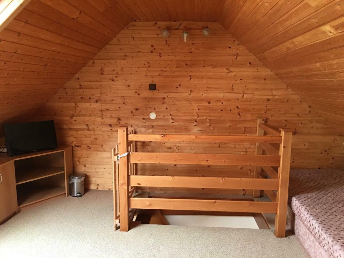 J&M Privat Appartement Závažná Poruba Buitenkant foto