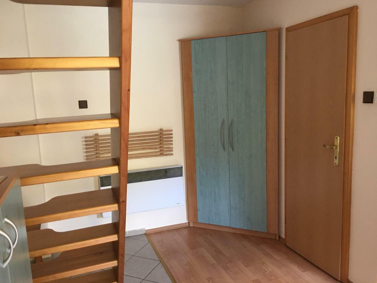J&M Privat Appartement Závažná Poruba Buitenkant foto